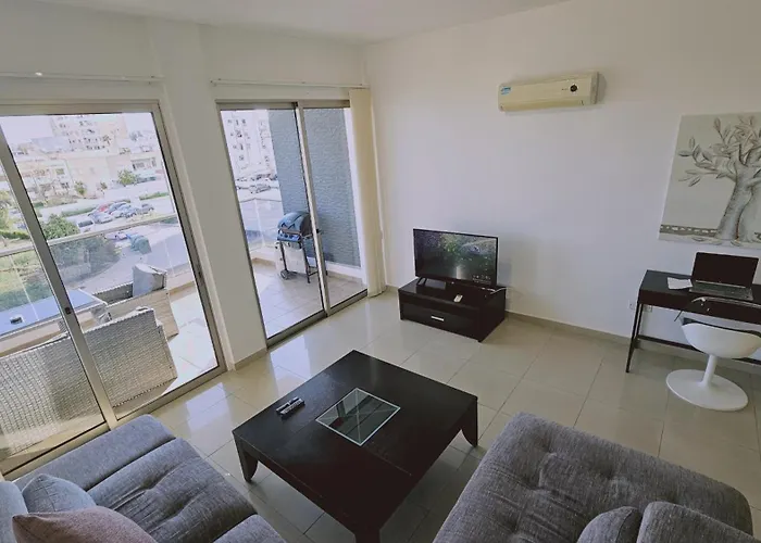 Apartment White Petals Larnaca