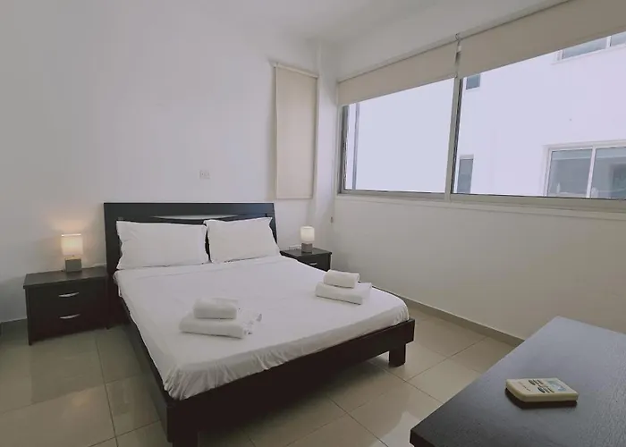 Apartment White Petals