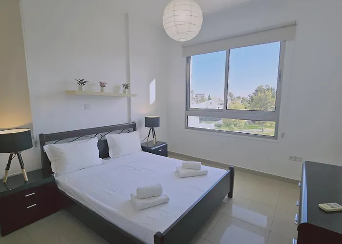 Apartment White Petals