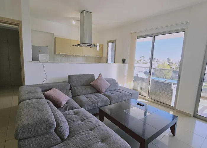 Apartment White Petals