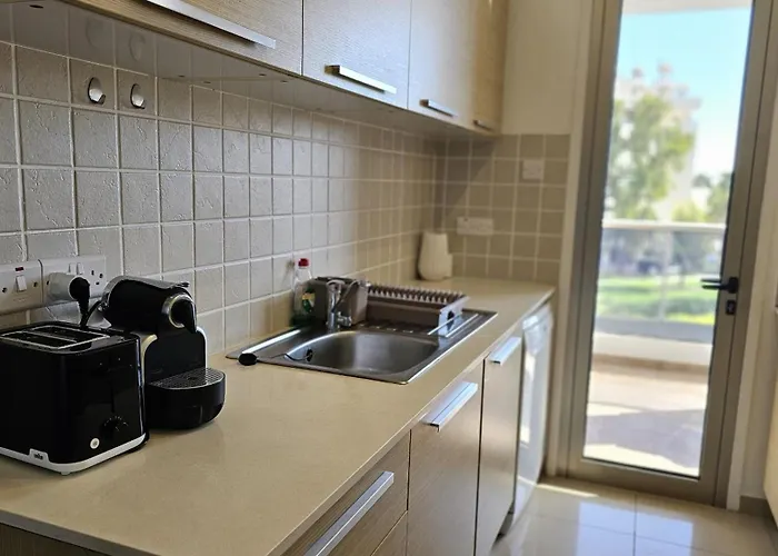 White Petals Apartment Larnaca