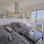 Apartment White Petals