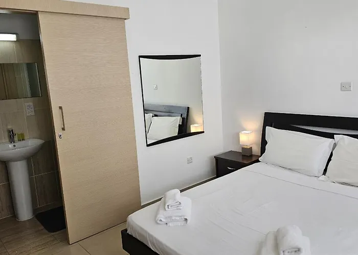 Апартаменты White Petals *